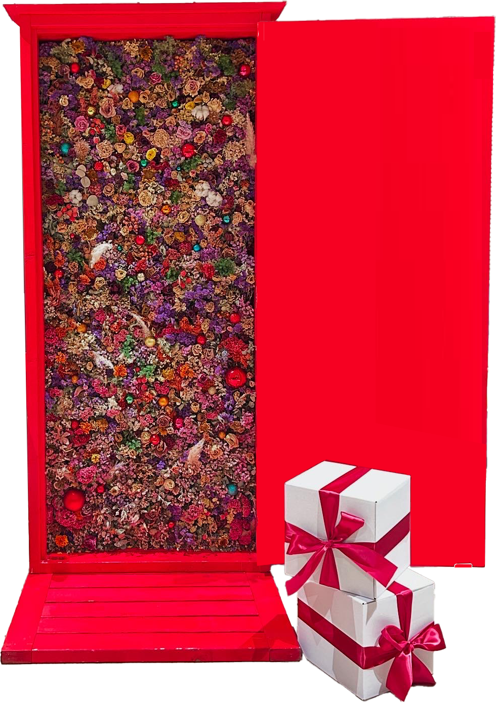 プラスフラワーを伝える赤い扉のシンボル展示